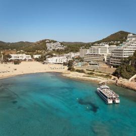 Hyde Ibiza Beach Resort by Accor, hotelli Cala Llongassa
