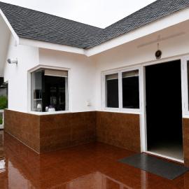 Full Bungalow with 3 bedrooms