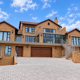 Waterview House, Hotel in Witbank