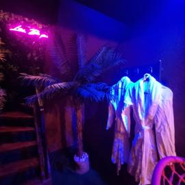 La Bayeuzen - La Tropicale - Love Room, hotell i Bayeux