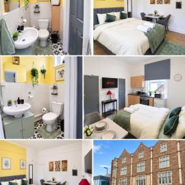 An essential studio flat located in the town centre riverside