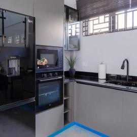 The Hive Luxury Suites - 24hrs Power, Top Security