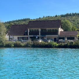 Seeblick - Hotel direkt am Itzelberger See - Ideal für Business-Leute, Durchreisende, Radler und Wanderer