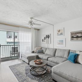 Brightwater Beach Condo Bay Views & Beach Access