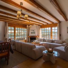 Cozy Duplex I Panoramic Views I Mountain & ZEN, hotelli kohteessa Adrall
