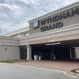 Wyndham Grand Executive Center Little Rock Airport, hôtel à Little Rock