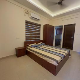Vincis Luxury AC room very near Guruvayoor Temple