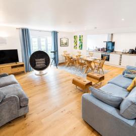 Golden Fields Coastal retreat Sleeps 6
