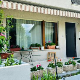 Green House Next - Lovely Apartment for family and Free Parking