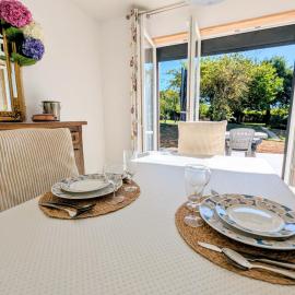 VILLA 4 étoiles - au calme à 10 min de Besançon - Terrasse, Jardin & Parking