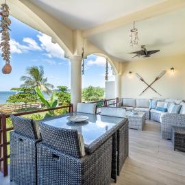 Playa Potrero Oceanfront: Balcony, Pool
