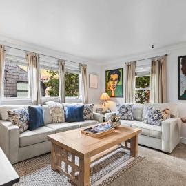 Stylish condo in prime location just steps from Main Street & Town Lift Plaza, hotell i Park City