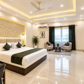Hotel Grand House - HSOT Restaurant - Near Taj