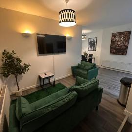 Modern 2-Bedroom 2-Bathroom Apartment Liverpool