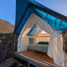 Glamping with Horses at Corazon Salvaje, hotel u gradu 'La Misión'