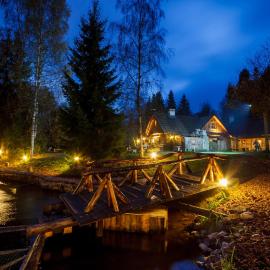 Viikingite küla, hotel u gradu Saula