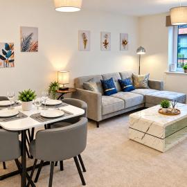 2 Bedroom Luxury Apartment! City Center with Free Parking!