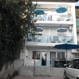 Hajnalház Apartments
