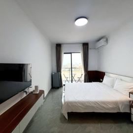 Riverside Hotel and Apartment