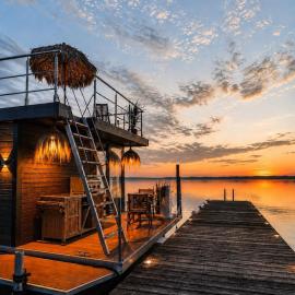 Bohéa Spa Hausboot mit Sauna und Kamin, hotel a Schwielochsee