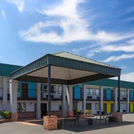 Days Inn by Wyndham Natchitoches, hotell i Natchitoches