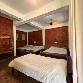 Jenubail Retreat, viešbutis mieste Gonebidu