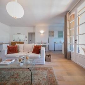 Casa Camelia with a Private Terrace Near Venice