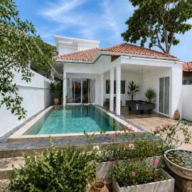 Golden Hour Villa Private Pool & Billiards