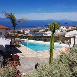 Pool, ocean view & nature