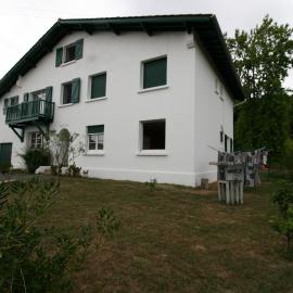 Grand appartement au calme, bourg à pied