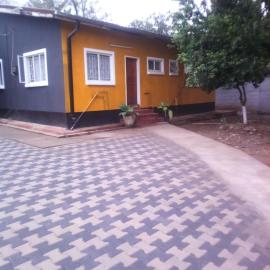 Ramachi apartments, hotel i Livingstone