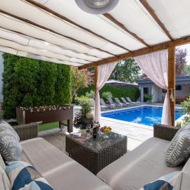 The Oasis - Family-Friendly Holiday Home with Heated Pool