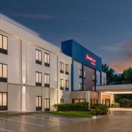 Hampton Inn Olathe โรงแรมในโอเลเธอ