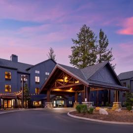 Martis Valley Lodge, Tapestry Collection by Hilton, מלון בטראקי