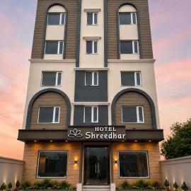 Wanderama Hotel Shreedhar, Dwarka, хотел в Warwāla