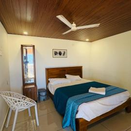 Blue Lagoon, Hotel in Tirūr