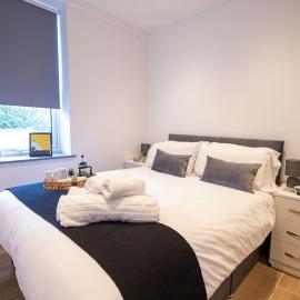 Modern London Apt 2 Bed 2 Bath, Hotel in Finchley