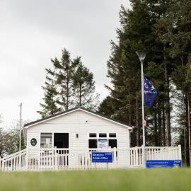 Castlewood Holiday Park, khách sạn ở Antrim