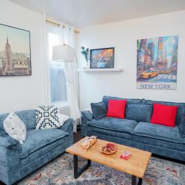 Stylish Bright Stay with Free Parking 15 Min to NYC