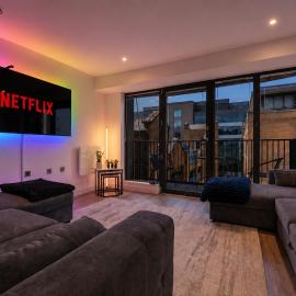 Central Slough Sleeps 6 Near Elizabeth Line, Windsor, Legoland and Heathrow, готель у місті Слау