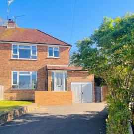 Modern, Spacious Home with Stunning Private Garden - Ideal for Families, Contractors and Business Travellers