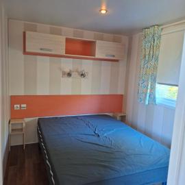 Mobil-home au bord du lac de Douzy, hotel a Douzy