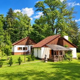 Folwark Wierzchy - Domki koło Tlenia, hotel u gradu 'Wierzchy'