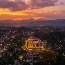 The Grand Kandyan, khách sạn ở Kandy