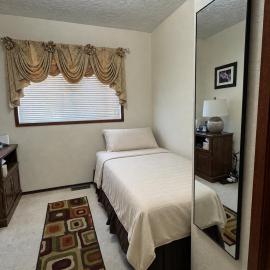 Comfortable Private Room in a Spacious Home, hotel u gradu 'Saanichton'