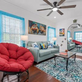 Turtle Nest Condo - Pool - 2nd Floor