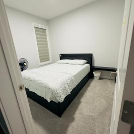 Private room Minutes to Calgary airport YYC, Downtown, Banff, hotel a YYC