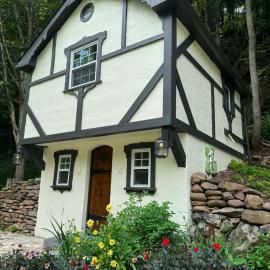 The Renovated Smokehouse at Seneca Rocks, hotel en Seneca Rocks