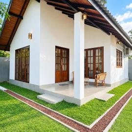 Thalalla White Gate