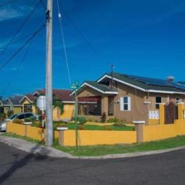 Paradise villa, hotel sa Steer Town